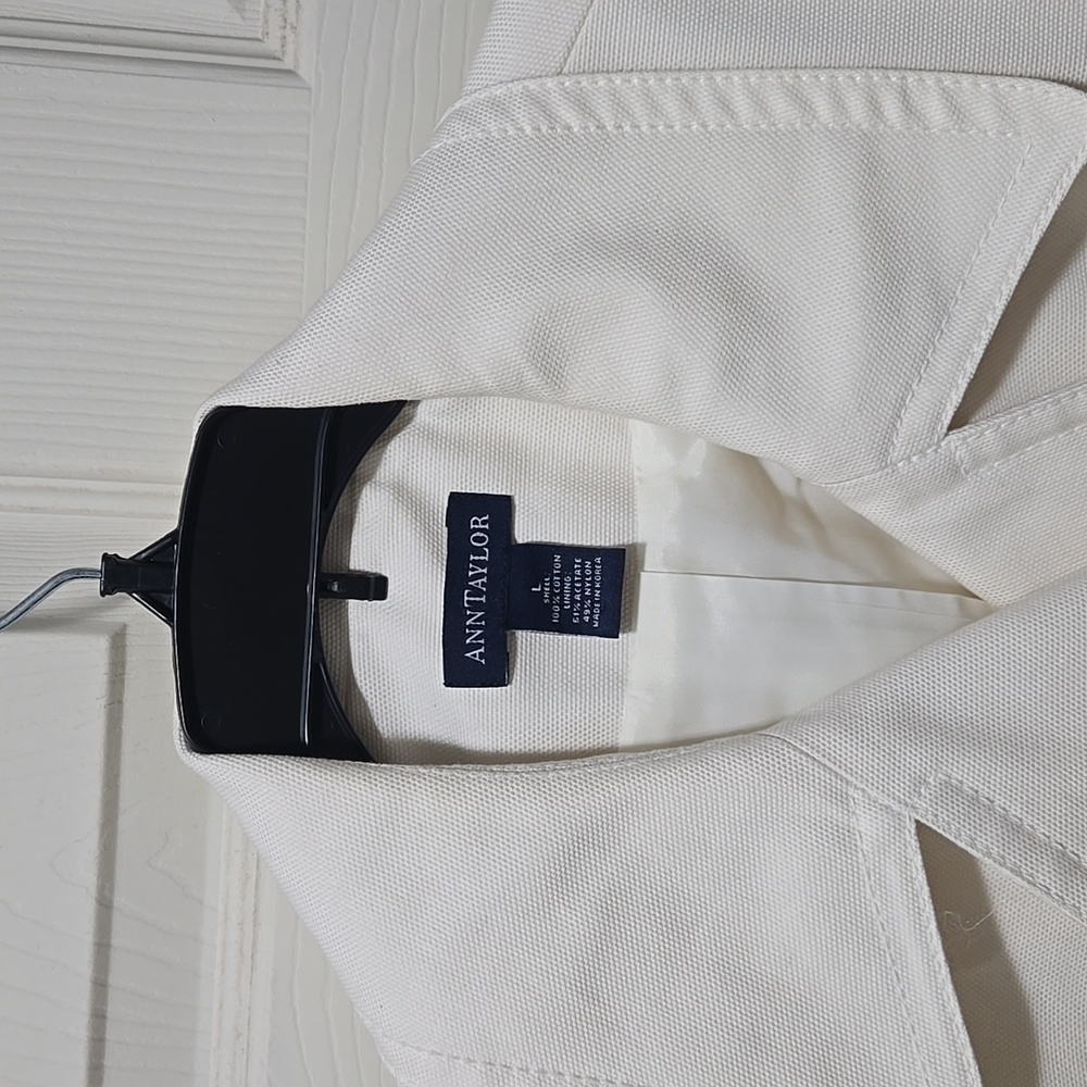 Ann Taylor Women’s off white petticoat blazer. Size L Office, work, formal EUC - Picture 2 of 12